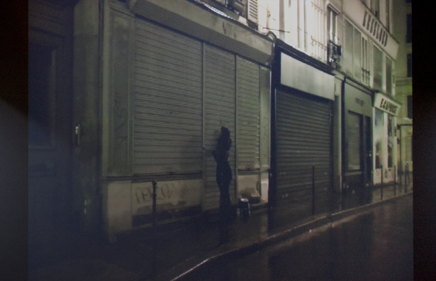 restauration d'un graffiti parisien