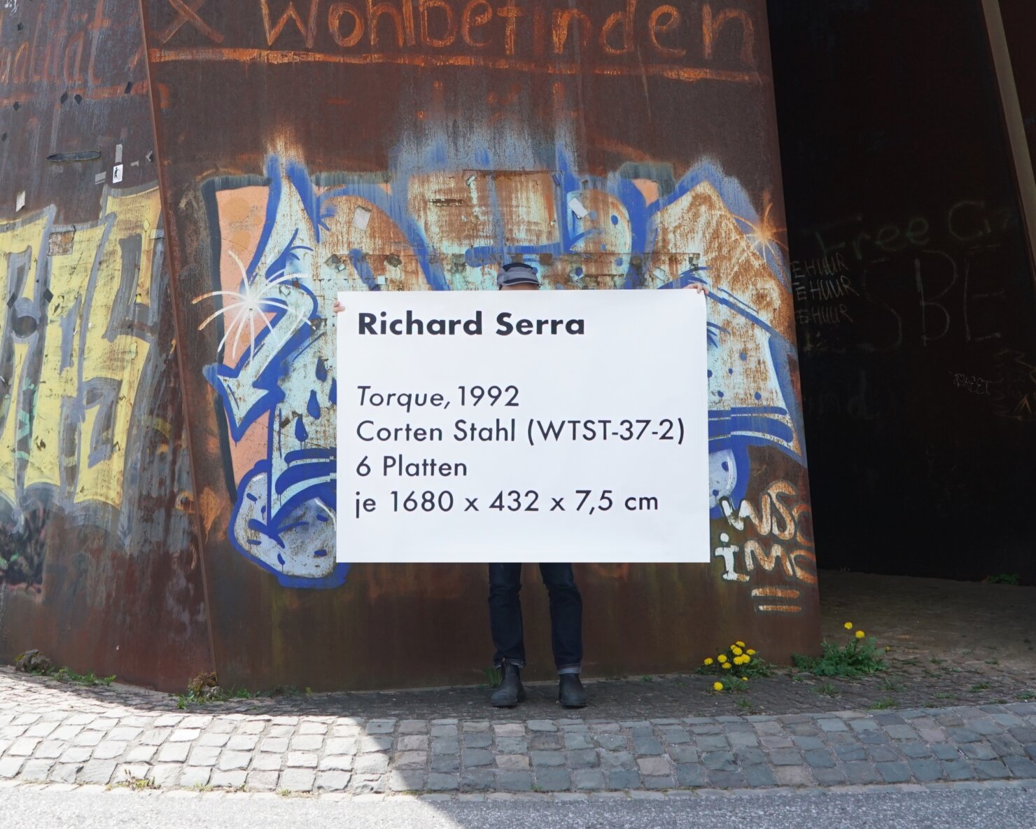 Documentation of Kreisverkehr performance, public art intervention at roundabout, Sarrebrucken, 2026